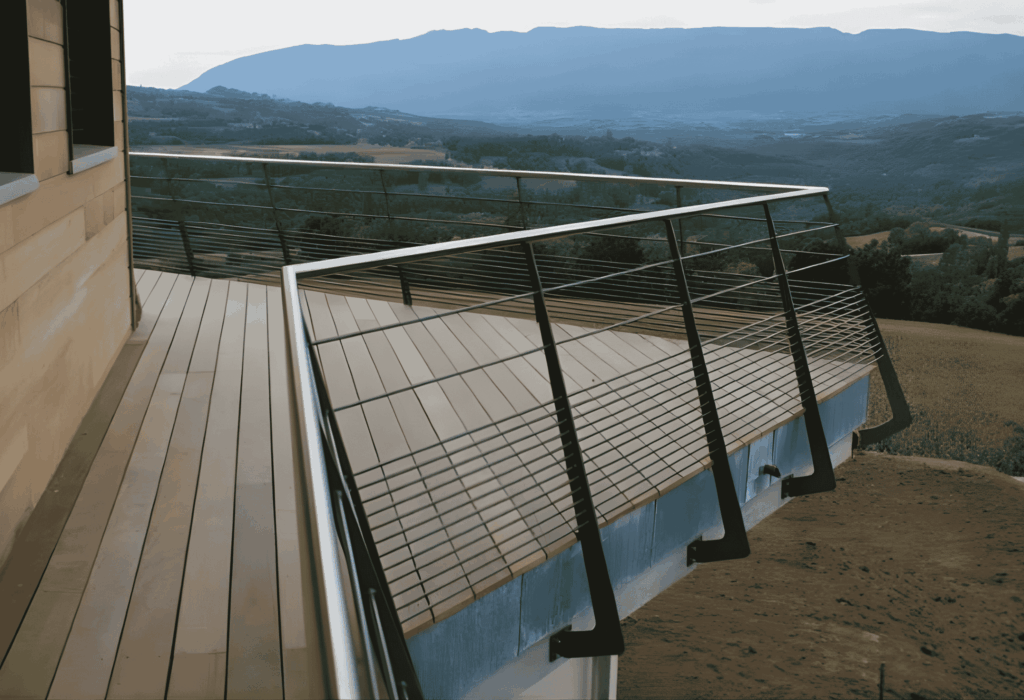 Garde-corps métallique sur mesure en acier, fabrication et pose par A2SI à Bidos près d’Oloron-Sainte-Marie