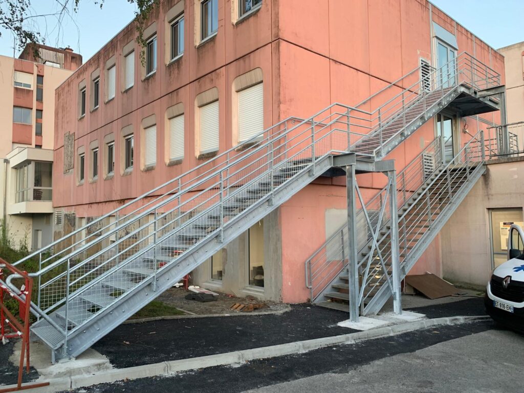 escalier-metallique-exterieur-double-volee