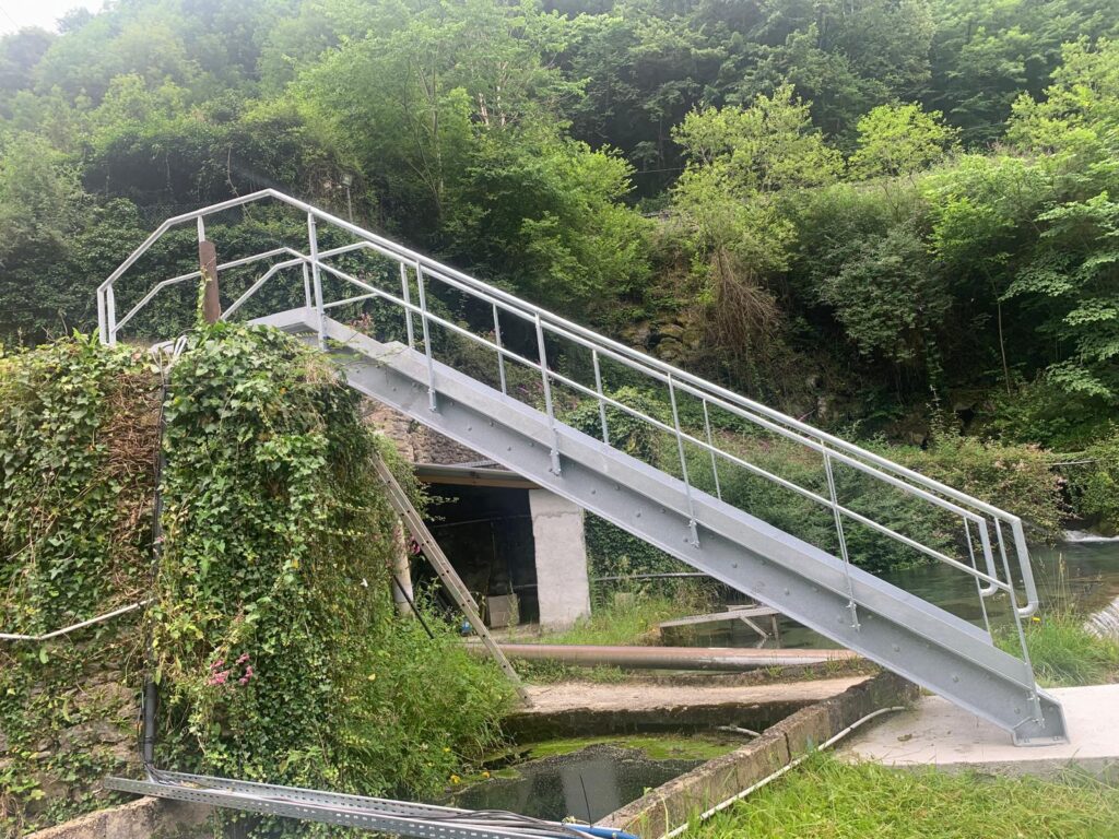 main-courante-metallique-norme