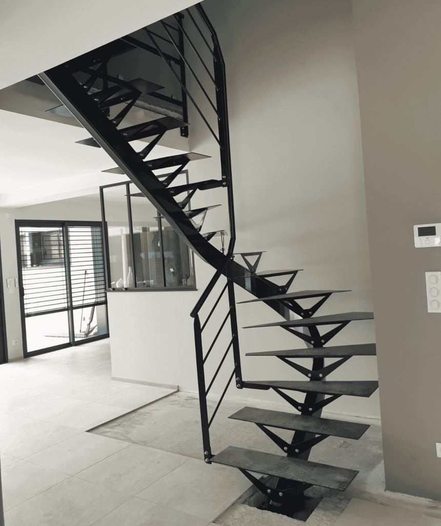 A2SI - escalier en colimaçon plus garde-corps dans le 64